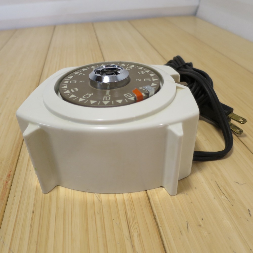Vintage Intermatic Time-All Lamp & Appliance Timer Model A211-6 Tested & Working - Picture 6 of 8